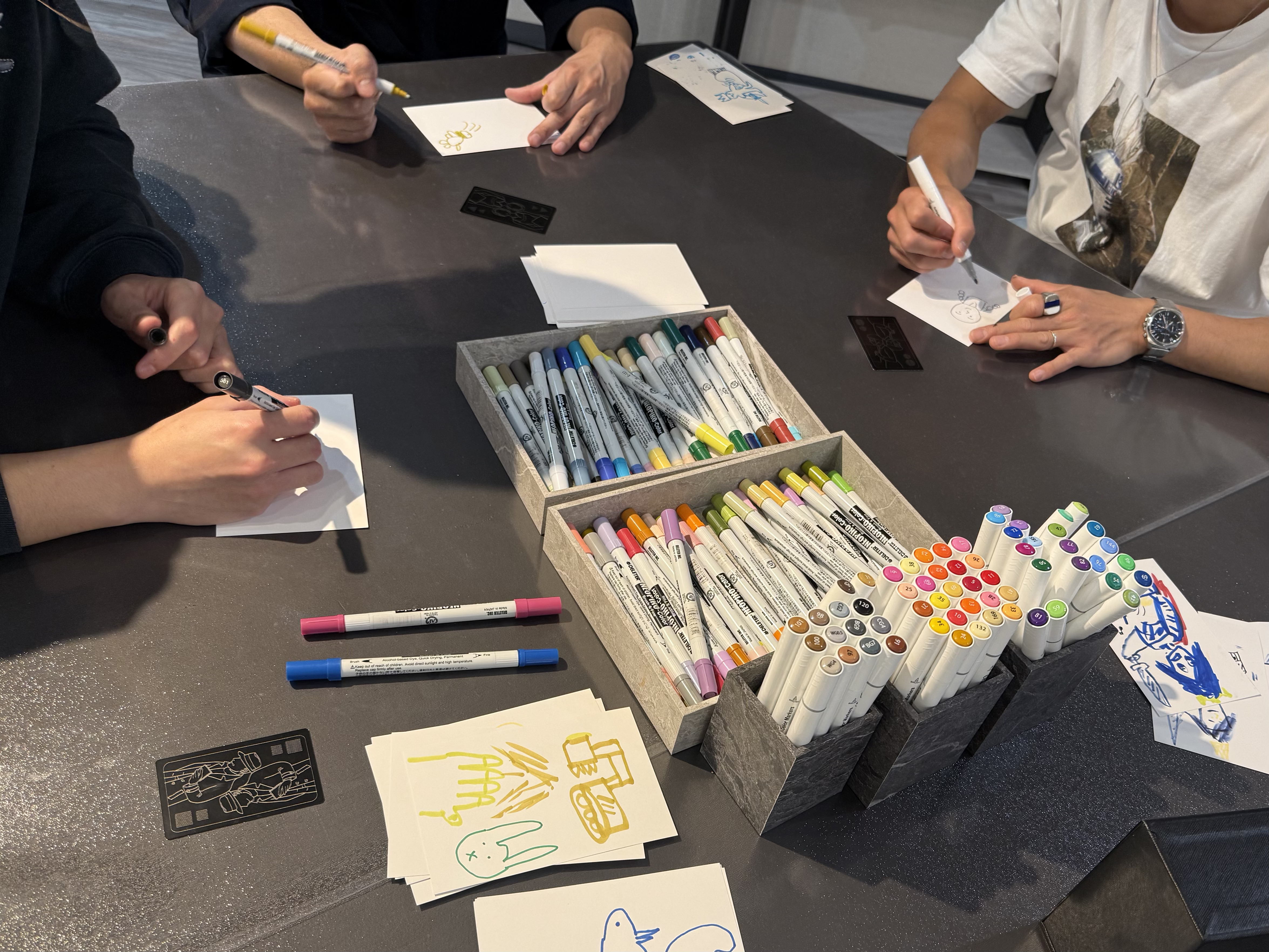 家族の絆を深める、アートゲームの世界へ！