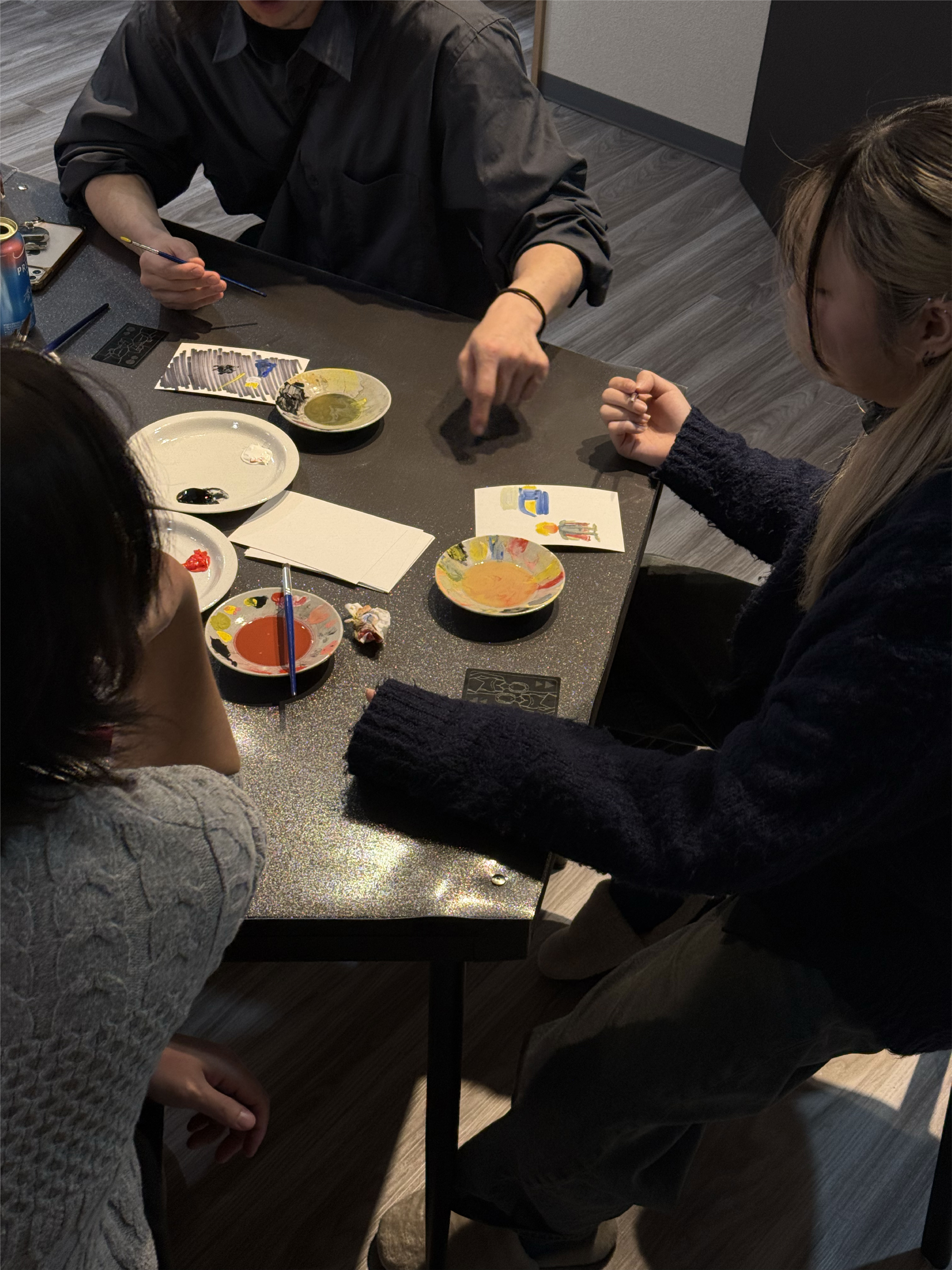 キャンバスは、 あなたの「思考の癖」を映す鏡  無意識の哲学を客観視する 非言語の対話